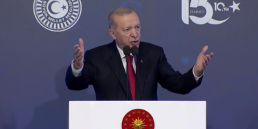 erdogan-turkiye-yuzyilinin-onunu-hicbir-karanlik-guc-kesemeyecek-ShU1m7CC.webp