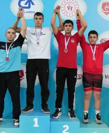 gureste-bursa-yildirim-ruzgari-aSzWlQOk.jpg