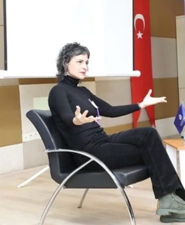 ibbnin-kadin-yazar-bulusmasina-7-bini-askin-katilim-n1wI5dMt.jpg