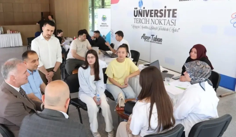 inegol-belediyesi-tercih-surecinde-de-ogrencilerin-yaninda-qpAtlqSS.jpg