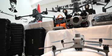 izmirde-su-urunleri-denetimlerinde-dijital-donem-ilk-drone-operasyonunda-kacak-avcilik-yakalandi-iAzSnVjM.webp