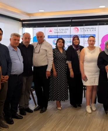 kahramanmarasta-bagimsiz-genclik-ve-aileleri-projesi-tanitildi-lBZzTiak.jpg
