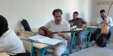 kaymek-siir-atolyesi-gelenegi-surduruyor-SXjuGzLl.jpg