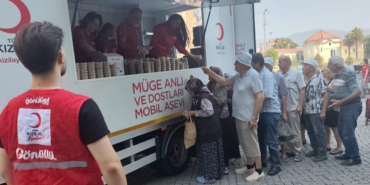 kizilay-bornovadan-2-bin-kisilik-asure-ikrami-Ah6pZzFg.webp