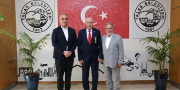 kktc-oksuzoglundan-baskan-yalcina-ziyaret-hvWRklH3.jpg