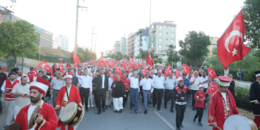 kocaeli-cayirova-15-temmuzda-tek-yurek-oldu-bvYiefdF.webp