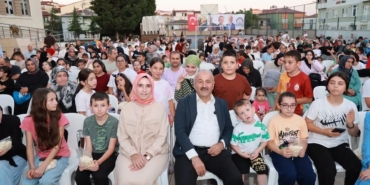mahallemde-sinema-var-basladi-cqNEKxCr.jpg