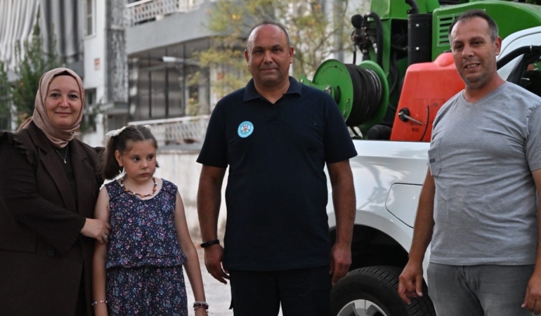 manisada-nuranin-tutkusu-guzel-bir-aniya-donustu-qI6YDbeX.jpg