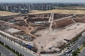 mezopotamya-kent-parkinda-calismalar-es-zamanli-suruyor-XSdVaUXW.jpg