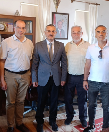 mudanyaya-atanan-yeni-kaymakam-enver-yilmaz-goreve-basladi-51aR9grM.webp