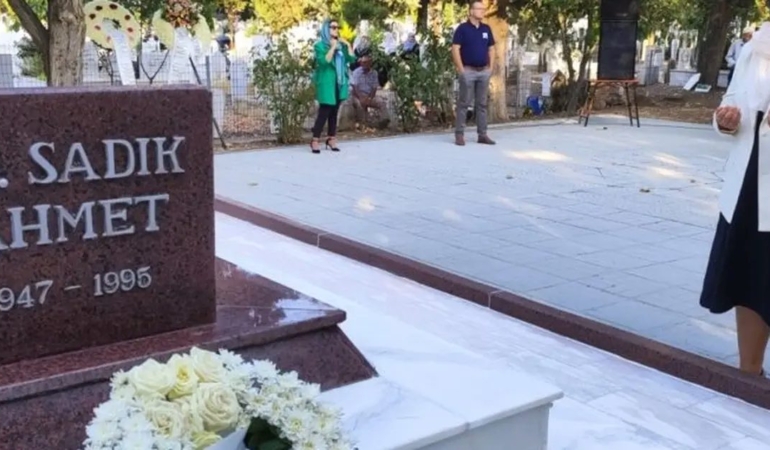 nurten-yontardan-tbmmde-doktor-sadik-ahmeti-anma-mesaji-M1LYsiK4.jpg