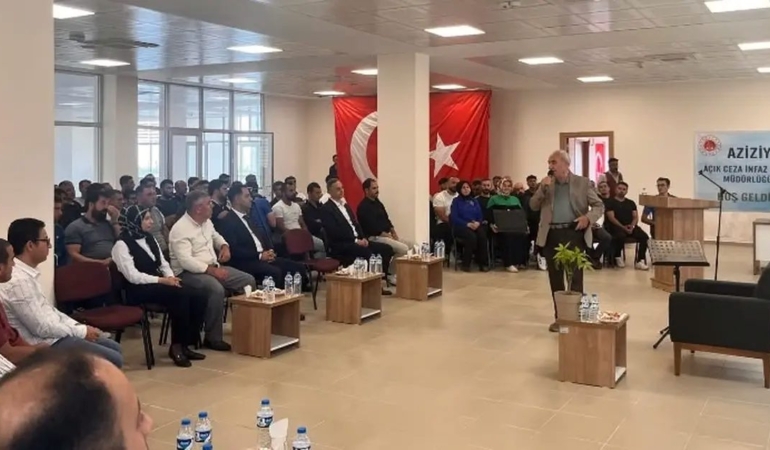 sair-yazar-nurullah-genc-hukumlulerle-siir-ve-edebiyat-soylesisinde-bulustu-WpT5Xlgk.jpg