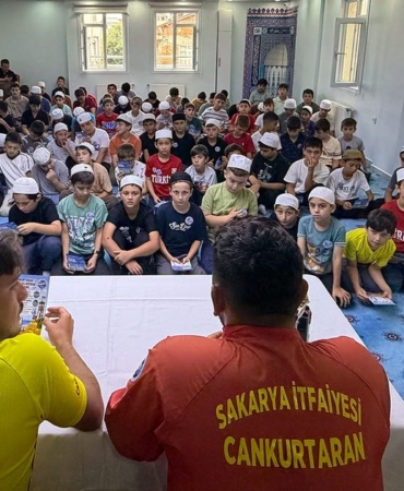 sakarya-karasuda-cocuklara-bogulmayi-onleme-egitimi-y1EVpa8Z.jpg