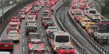 trafige-haziranda-194-bin-740-yeni-tasit-katildi-motorlu-kara-tasiti-345-milyonu-asti-p8WalUly.webp