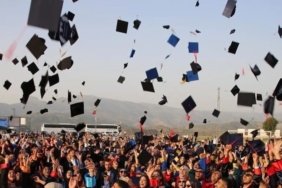 universite-mezunlarinda-istihdam-geriledi-en-yuksek-oran-tip-mezunlarinda-en-yuksek-kazanc-pilotajda-gnQlDMMf.jpg