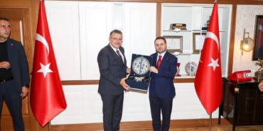 adalet-bakani-gurlekten-trabzon-buyuksehire-ziyaret-CAcSSI6Z.jpg