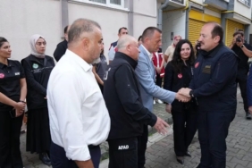 afad-baskani-pehlivandan-selde-hayatini-kaybedenlerin-ailelerine-taziye-ziyareti-wNiOMnZk.jpg