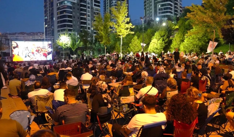 ankara-keciorende-acik-hava-sinema-keyfi-hLjPmO5b.jpg