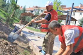 ankara-keciorendeki-parklarda-kapsamli-calisma-devam-ediyor-BbgC9aVa.jpg