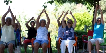 antalya-muratpasada-yoga-ile-aktif-yas-aliyorlar-prYQXkxS.jpg