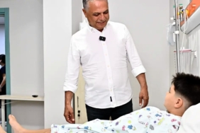 antalyada-baskan-uysaldan-sunnet-olan-cocuklara-ziyaret-ZrS2DMiI.jpg