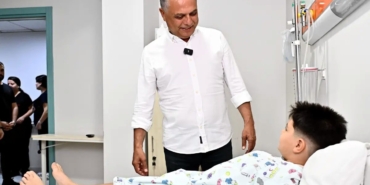 antalyada-baskan-uysaldan-sunnet-olan-cocuklara-ziyaret-ZrS2DMiI.jpg