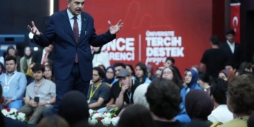 bakan-tekin-universite-adaylariyla-tecrube-paylasti-5lMPdmmu.jpg