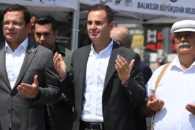 balikesirde-baskan-akin-depremin-yil-donumunde-sindirgiyi-unutmadi-74gGSKPT.jpg