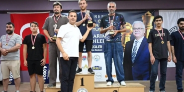 balikesirde-satranc-turnuvasi-odulleri-sahiplerini-buldu-r2Bp6U75.jpg