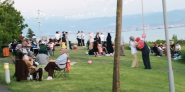 baskan-buyukgoz-gebzelilerle-parkta-bulustu-BQ7wvTH6.jpg