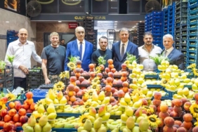 baskan-tugay-izmirin-hal-esnafiyla-bulustu-5mVgdg5O.jpg