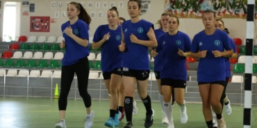 bursa-buyuksehir-belediyespor-kadin-hentbol-takiminda-kadro-tamam-ngW7Ywvl.jpg