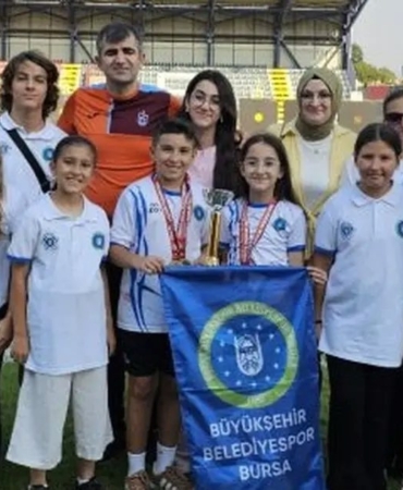 bursa-buyuksehir-belediyesporlu-okculardan-3-madalya-GIae66ia.jpg