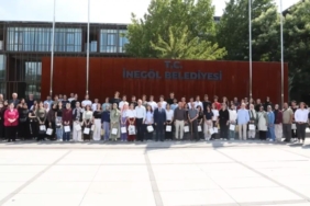 bursa-inegolde-yks-basarisi-baskan-taban-ogrencilerle-bir-arada-HLwxj4sd.jpg