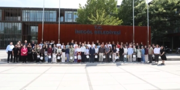 bursa-inegolde-yks-basarisi-baskan-taban-ogrencilerle-bir-arada-HLwxj4sd.jpg