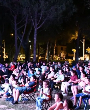 bursa-iznikte-yazlik-sinema-sezon-finali-yapti-OYg59U1F.jpg