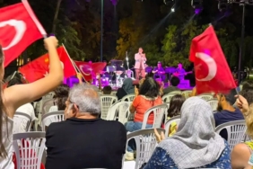 bursa-kulturparkta-zafer-turkuleri-yankilandi-qNTGQ77Q.jpg