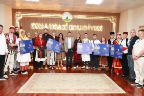bursa-osmangazide-balkan-kulturunun-temsilcilerinden-baskan-aydina-ziyaret-6VjwIgAt.jpg