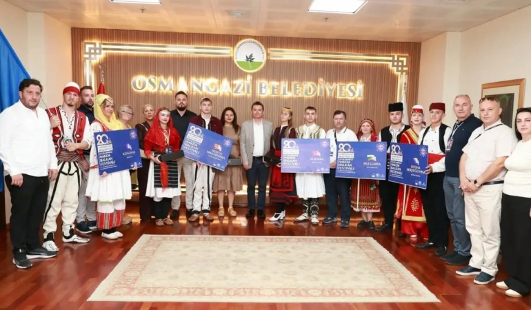 bursa-osmangazide-balkan-kulturunun-temsilcilerinden-baskan-aydina-ziyaret-6VjwIgAt.jpg