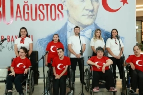 bursa-osmangazide-zafer-turkulerle-kutlandi-cB7q7TuU.jpg