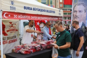 bursada-zafer-coskusu-ay-yildiz-ile-taclandi-qmVrzMyy.jpg