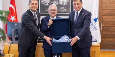 dominik-ankara-buyukelcisi-loradan-izmir-buyuksehire-ziyaret-sSOvEPa3.jpg