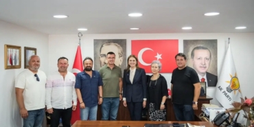 edirne-gazeteciler-derneginden-ak-partiye-25-yil-ziyareti-2IhwFZDU.jpg