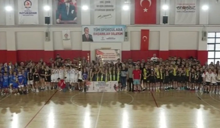 egenin-genc-sporculari-denizlide-bulustu-YOeV6i5X.jpg