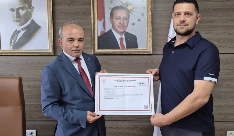 gemi-acenteliginde-yeni-donem-ilk-a-sinifi-yetki-belgesi-verildi-tR139k3R.jpg