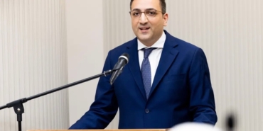 gorevden-alinmisti-balcova-belediye-baskani-onur-yigit-gorevine-iade-edildi-edfcWbGF.jpg