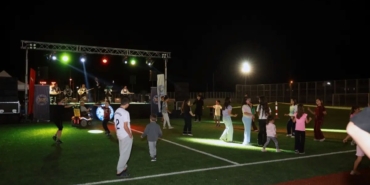 grup-santiye-basakpinarde-sahne-aldi-lGlWj8b5.jpg