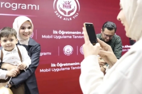 ilk-ogretmenim-ailem-uygulamasiyla-2-milyon-aileye-dijital-rehberlik-saglaniyor-eH4YVDMx.jpg