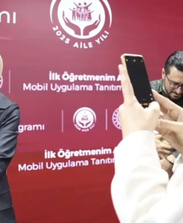 ilk-ogretmenim-ailem-uygulamasiyla-2-milyon-aileye-dijital-rehberlik-saglaniyor-eH4YVDMx.jpg