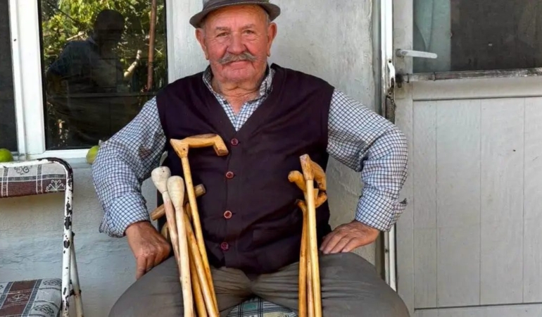 ipsalali-fotrlu-ismet-aga-86-yasinda-halen-uretiyor-LA4ITBN7.jpg